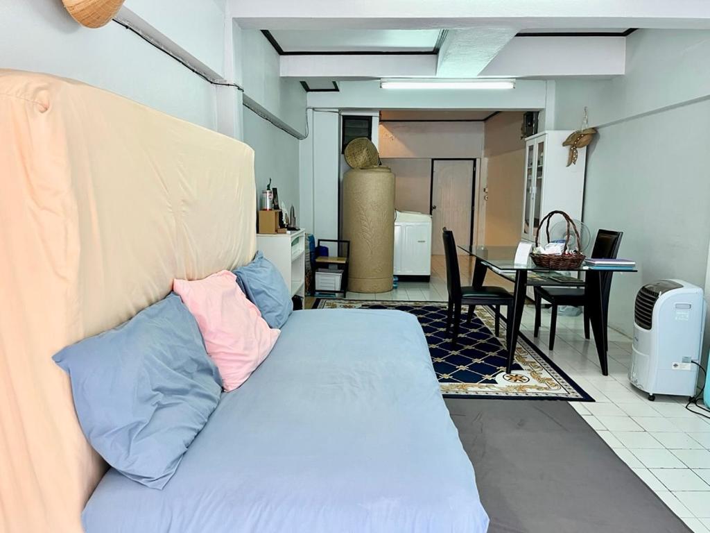 C U Again Hotell Bangkok Exteriör bild